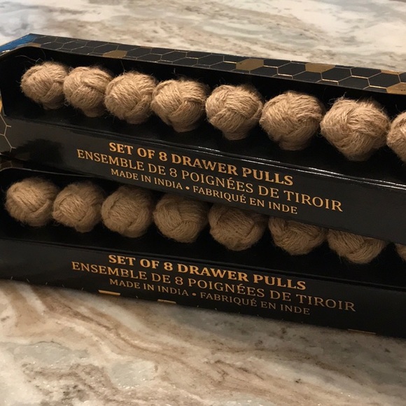 16 drawer pulls - Picture 1 of 2